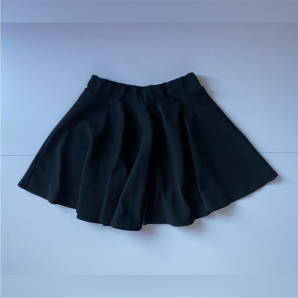 Moxeay Black Circle Plate Skirt Women’s size Medium